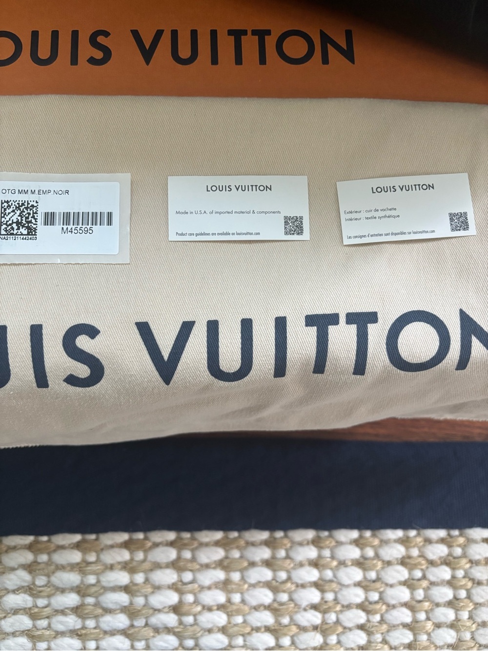 Authentic Louis Vuitton OnTheGo MM Monogram Empreinte Black Like New - Picture 3 of 15